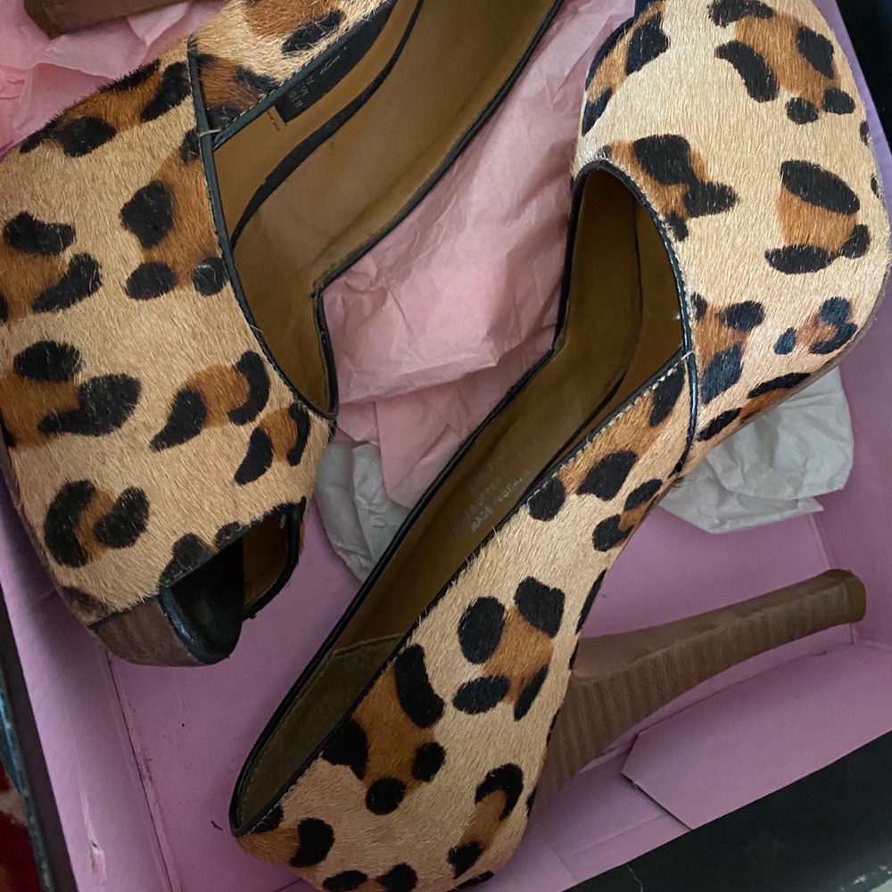 Leopard Pumps 🐆